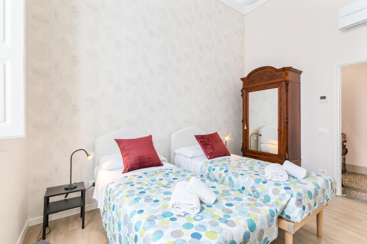 I Renai - Ponte Delle Grazie Modern Apartment Florence Extérieur photo