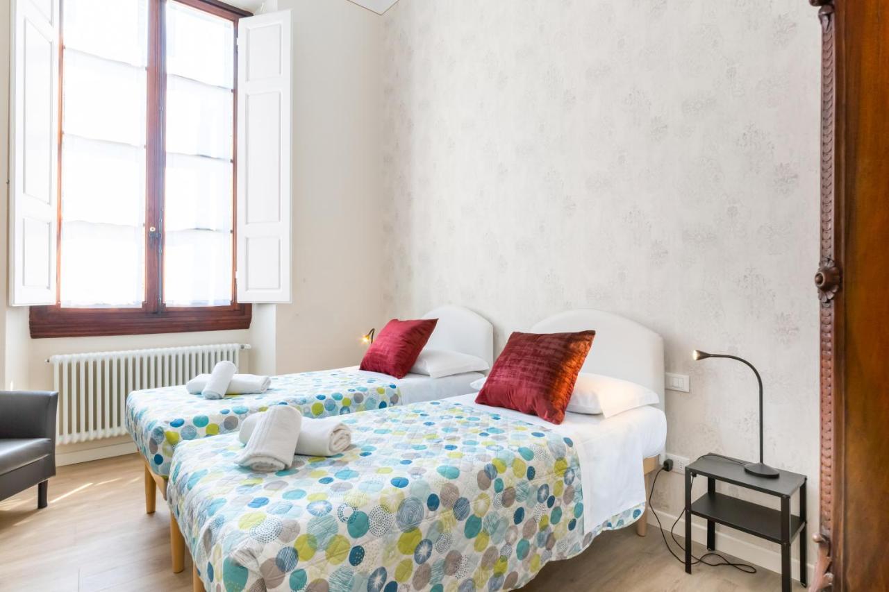 I Renai - Ponte Delle Grazie Modern Apartment Florence Extérieur photo